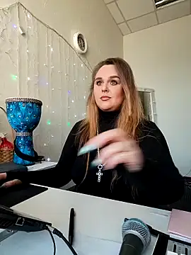 Juicy_PeachLuxのライブXXXチャット