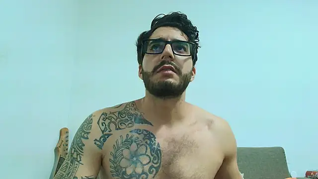 XXX chat uživo modela thomas_gun