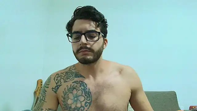 thomas_gun 即時 XXX 聊天