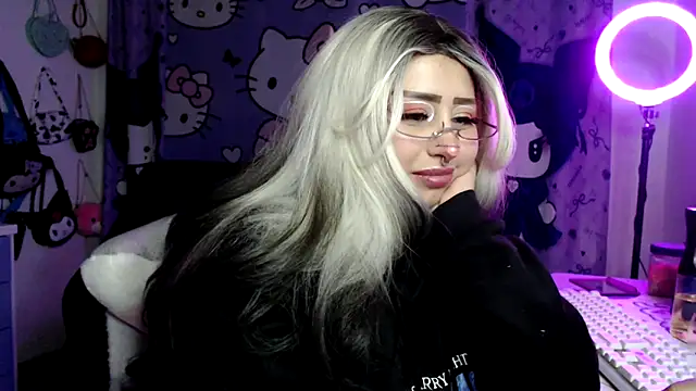 lussyevans24 Live XXX Chat