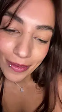 Chat XXX en directo de littlethyy