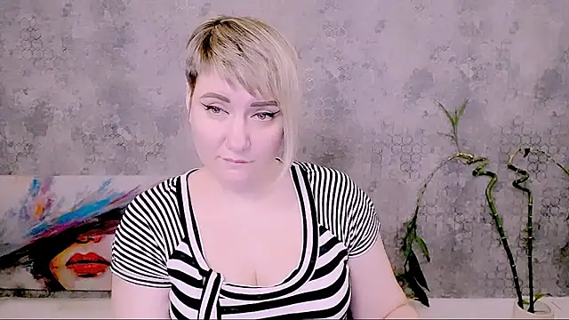 Chatroom XXX en direct de Djullia