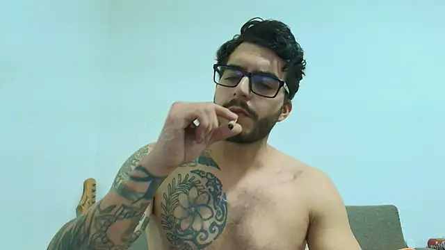 Chat XXX en directo de thomas_gun