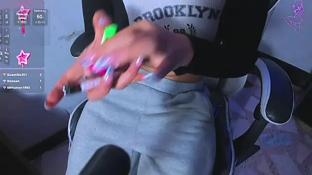 honeyluxe_ Adlı Modelin Canlı XXX Sohbeti