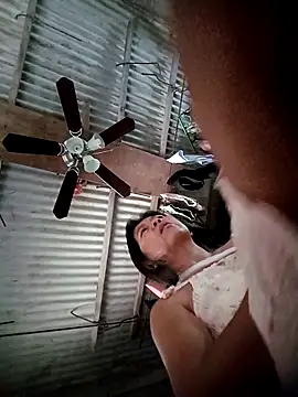 TropicalFlower webkamerás műsora