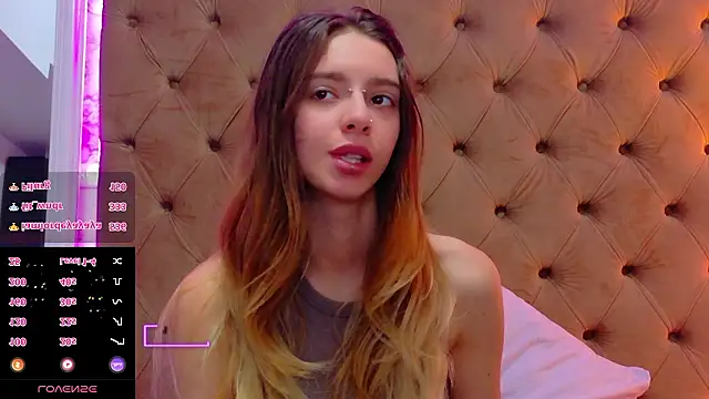 XXX chat uživo modela CoraVex