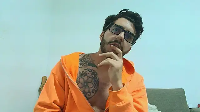 Chat +18 de thomas_gun ao vivo