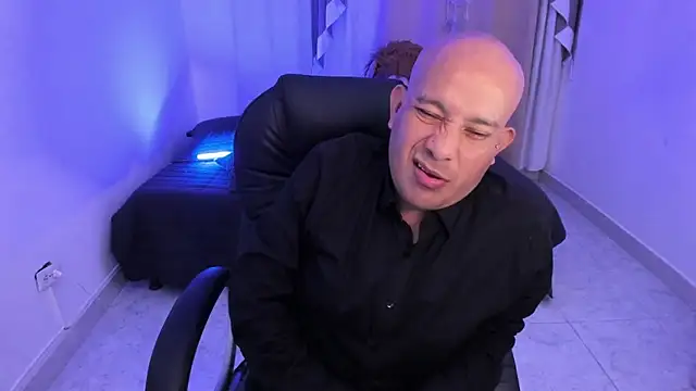 XXX chat uživo modela Takumii_boy