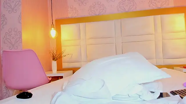 Kendall_curves live XXX chat