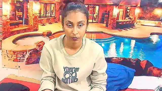 IndianSexyButt 即時 XXX 聊天