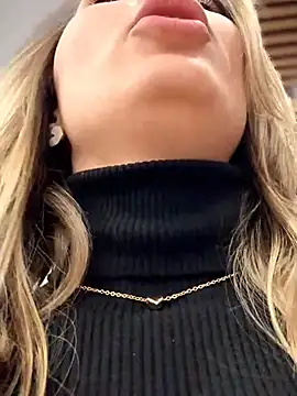 Pokazy przed kamerką – Wonder_Kari