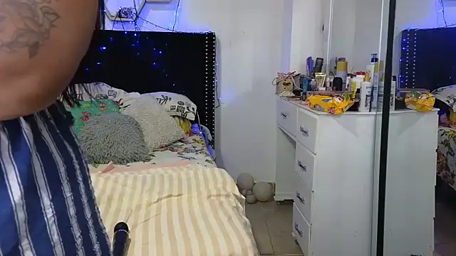 charlotte_077's Live XXX Chat