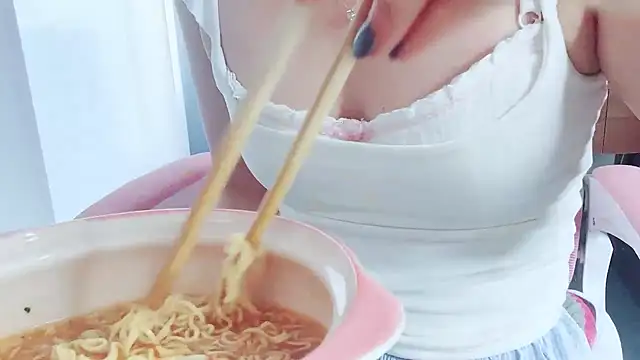 Talitha_0995 即時 XXX 聊天