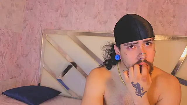 Benny_and_Mark Chat XXX live