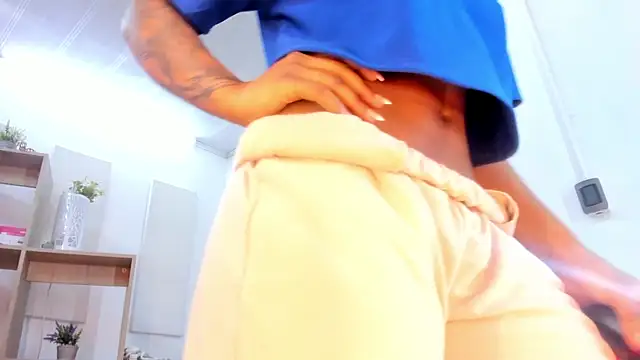 Tylla__ Chat XXX in diretta