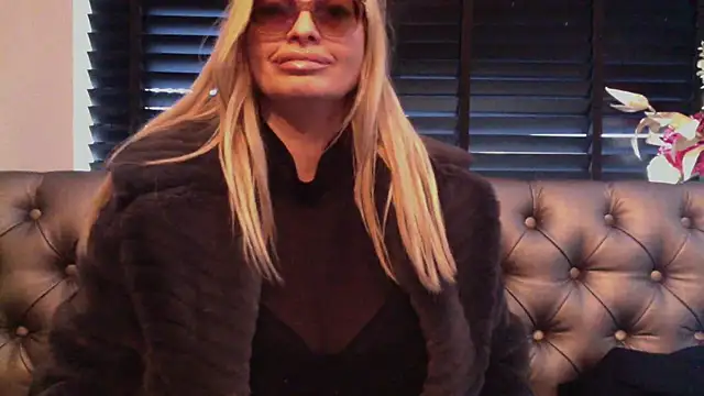 Lisavontease Chat XXX in diretta