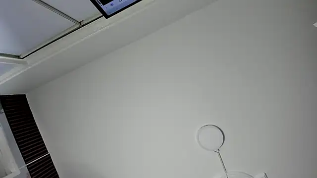 KAMI_HUGEASS – Naživo XXX chat