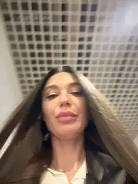 Emma_Catt Adlı Modelin Canlı XXX Sohbeti