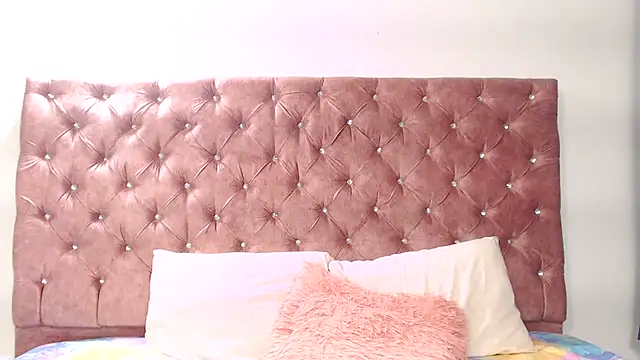 SsofiCollins 现场XXX聊天