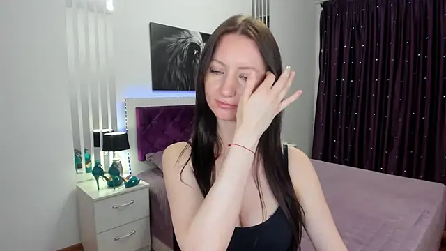 Chatroom XXX en direct de NikaHoney