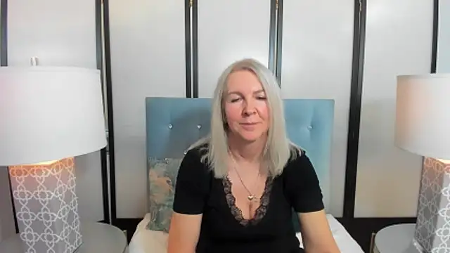 EricaTop Show in webcam