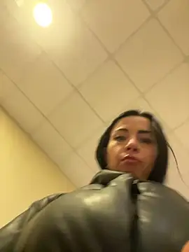 CrazzyChicks Live XXX-chat