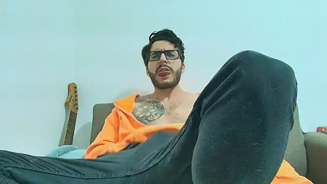 Chat +18 de thomas_gun ao vivo