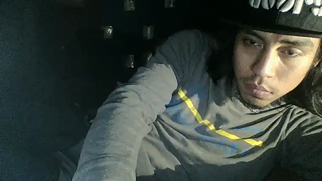 AlexAlejandro13のライブXXXチャット