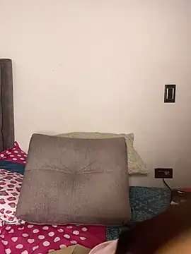 Kataliina Adlı Modelin Web Kamerası Şovu