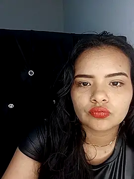 Онлайн чат XXX Emily_Rouse23