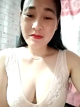 NgocLinh_69のライブXXXチャット