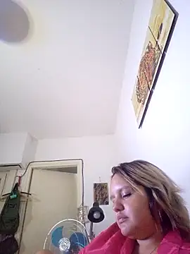 shaynarg: διαδικτυακό σόου στην κάμερα