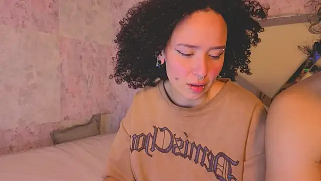 Benny_and_Mark's Live XXX Chat