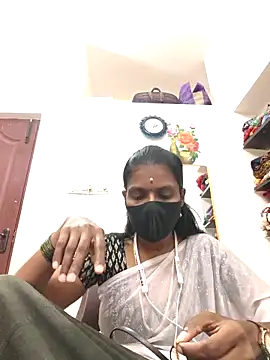 แชท XXX สดของ Tamil_Yalini12