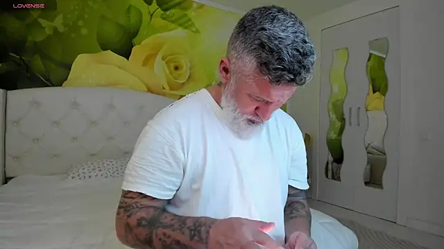 BlowMyXXL Webcam show