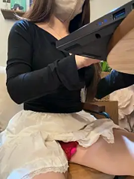 Linh_2004's Live XXX Chat