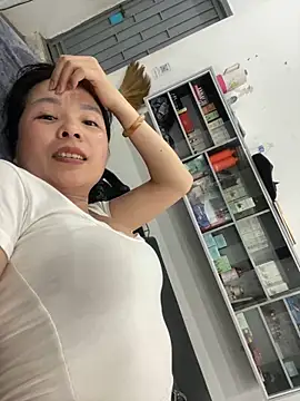 Ivy_Trix2 – Naživo XXX chat