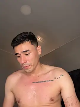 Chat XXX ao vivo de Adam_Grey