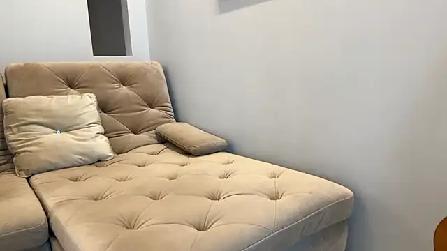 AlisaWhiteness: διαδικτυακό σόου στην κάμερα