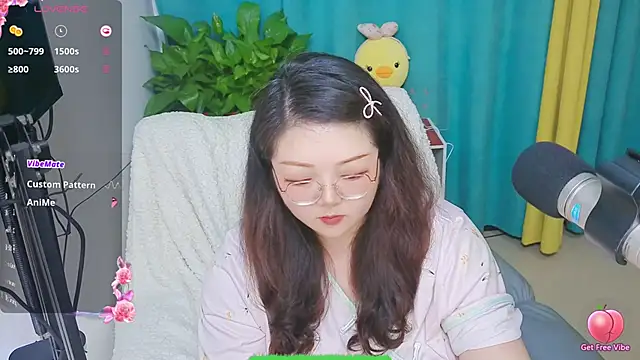 AngelwithEcup: онлайн-секс-чат