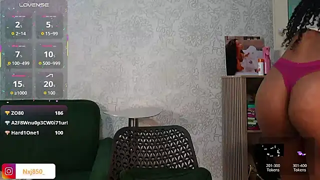 HOTBLACKANDWHITE2's Live XXX Chat