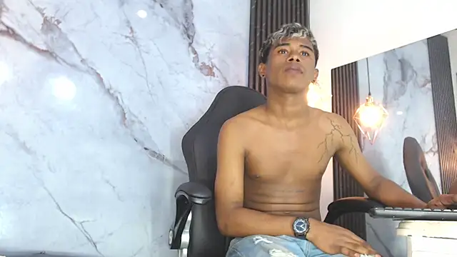 Pertunjukan Kamera Web TonnyMarck