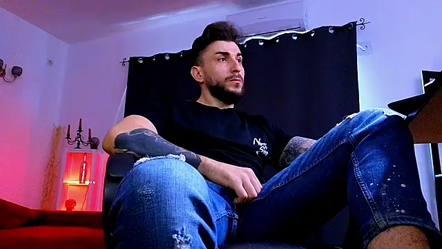 MightyAaron66 现场XXX聊天