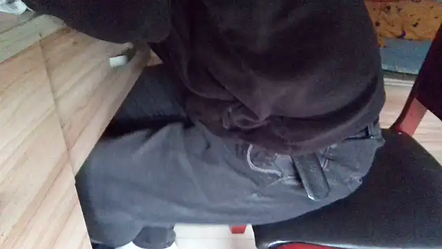 huzi518 在線直播表演