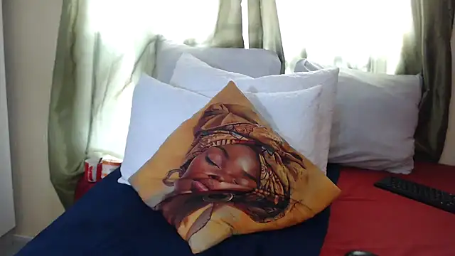 Foxybrownxx1 Adlı Modelin Canlı XXX Sohbeti