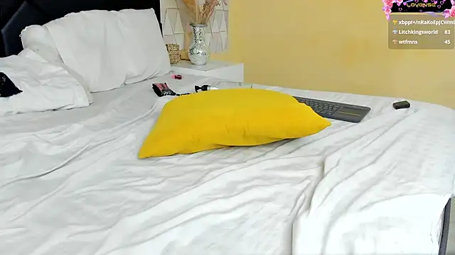 JustinePerry webcam show