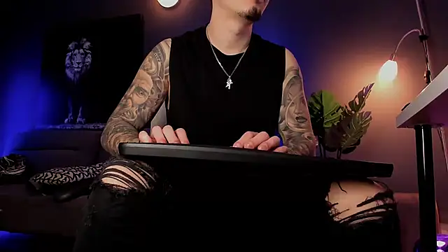 uptomatty 在線直播表演