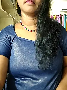 AMRUTHA-116 Adlı Modelin Canlı XXX Sohbeti