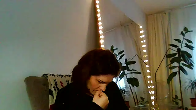 Ms-Lust1- – Live XXX-chat