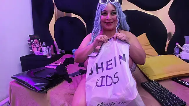 Chatroom XXX en direct de Oriana69_